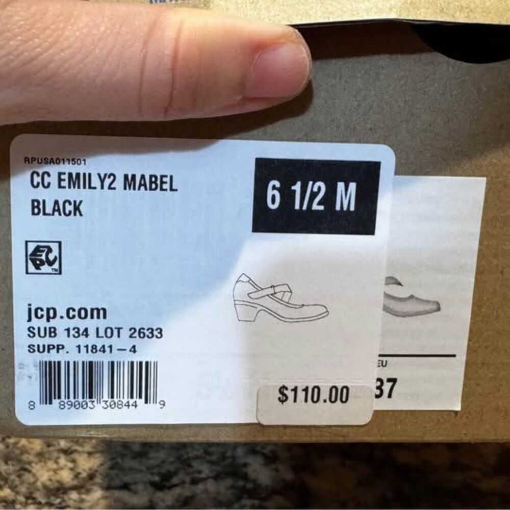 Clark’s size 6 brand new